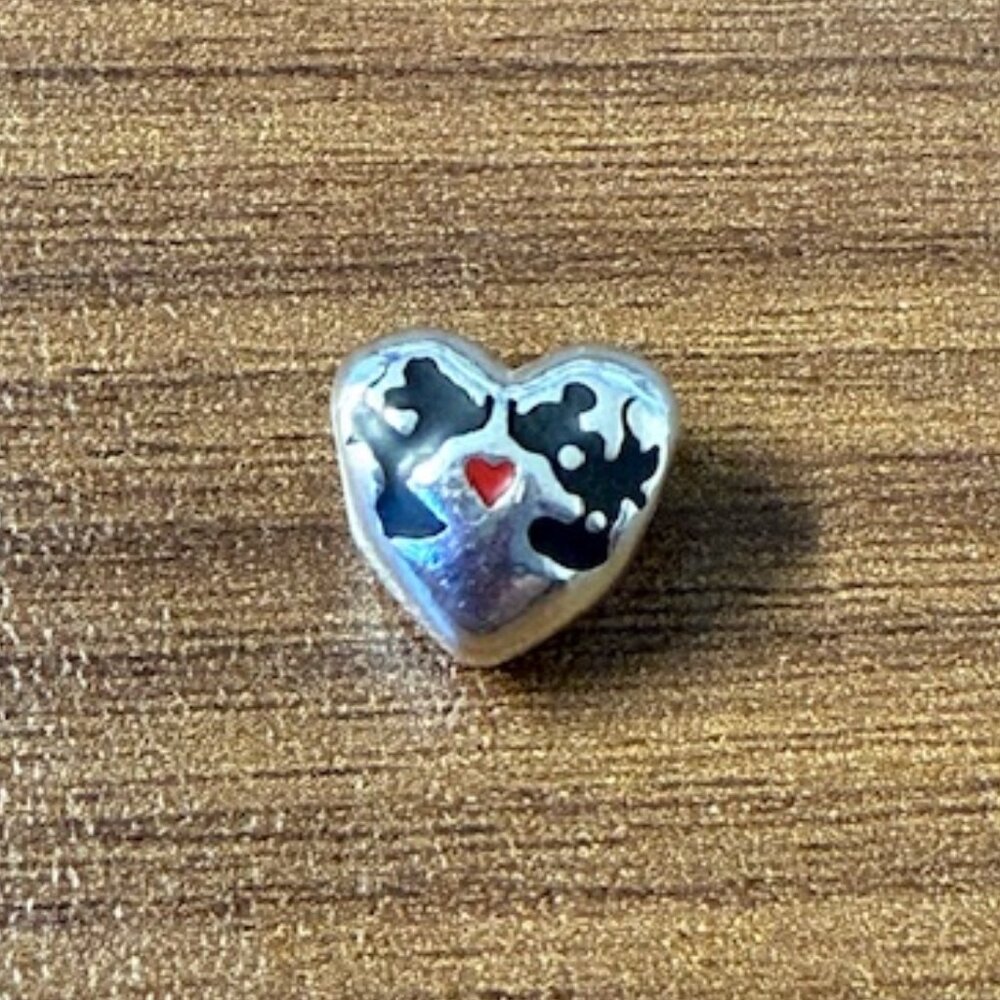 Pandora Mickey & Minnie Kissing Heart Charm